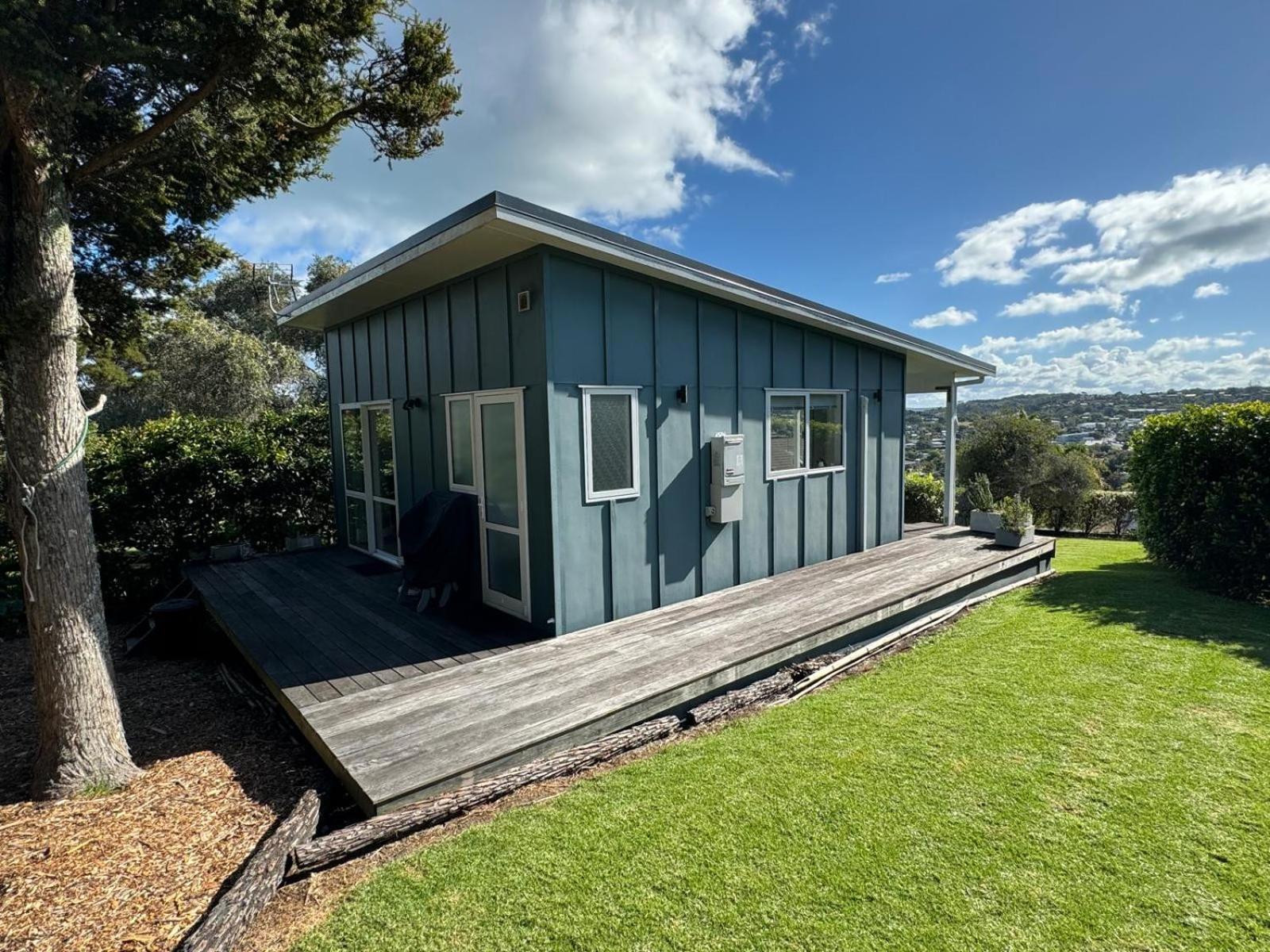 Four Huia Oneroa